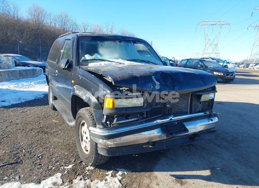 Photo 6 of 1998 Chevrolet Tahoe (VIN 3GNEK18R5WG130358)