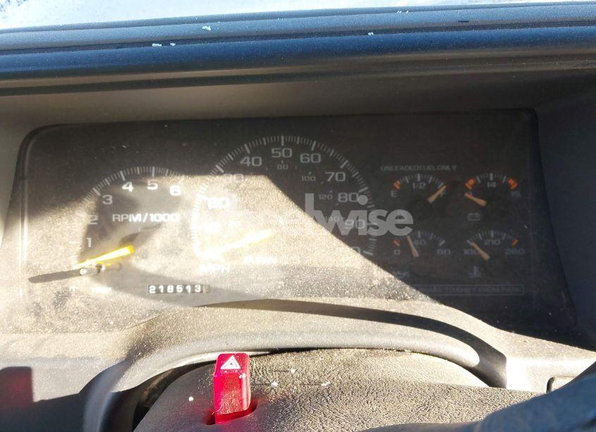 Photo 7 of 1998 Chevrolet Tahoe (VIN 3GNEK18R5WG130358)