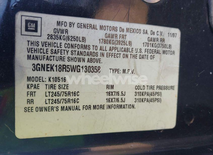 Photo 9 of 1998 Chevrolet Tahoe (VIN 3GNEK18R5WG130358)