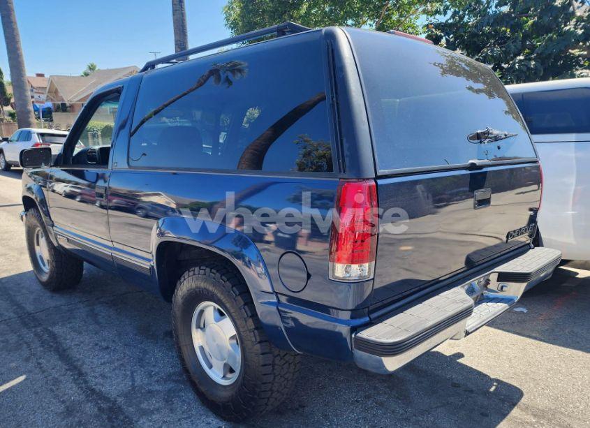 Photo 3 of 1996 Chevrolet Tahoe K1500 (VIN 3GNEK18R8TG106745)