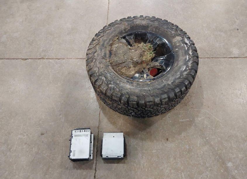 Photo 12 of 1996 Chevrolet Tahoe K1500 (VIN 3GNEK18R8TG117180)