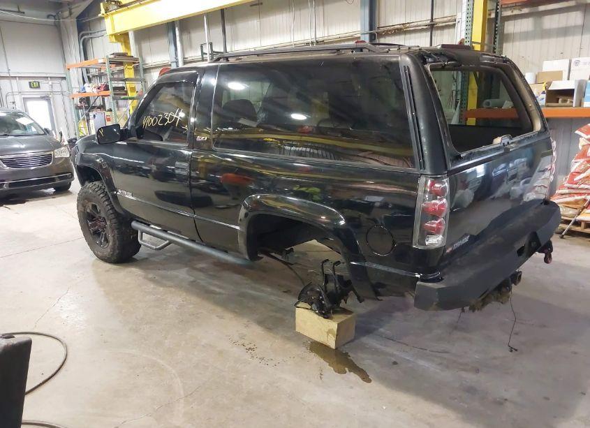 Photo 3 of 1996 Chevrolet Tahoe K1500 (VIN 3GNEK18R8TG117180)