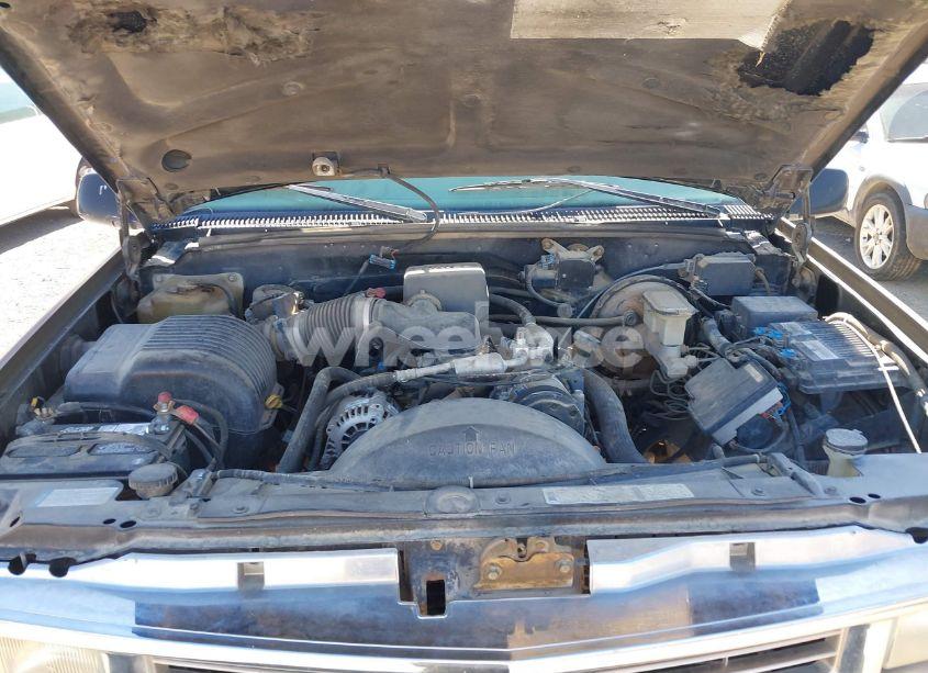 Photo 10 of 1997 Chevrolet Tahoe (VIN 3GNEK18RXVG147235)