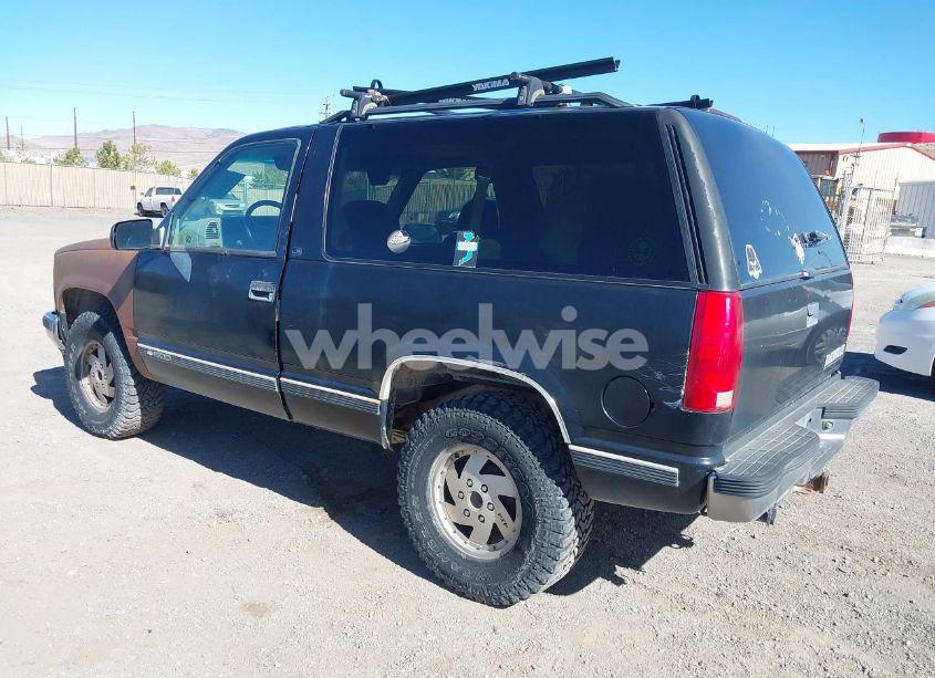Photo 3 of 1997 Chevrolet Tahoe (VIN 3GNEK18RXVG147235)