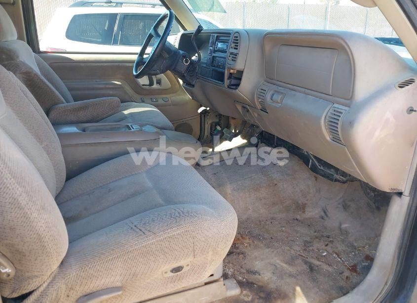Photo 5 of 1997 Chevrolet Tahoe (VIN 3GNEK18RXVG147235)