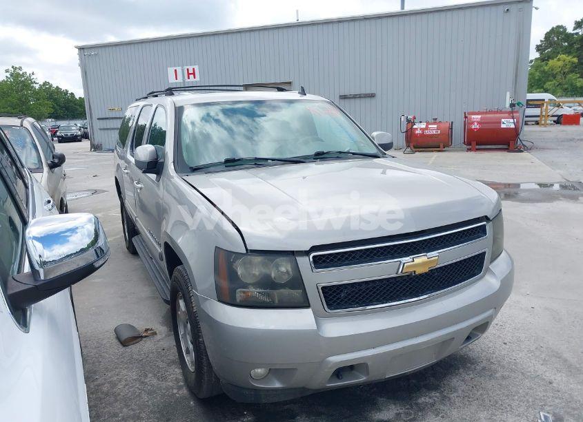 2007 Chevrolet Suburban 1500 LT (VIN 3GNFC16007G185405) main photo