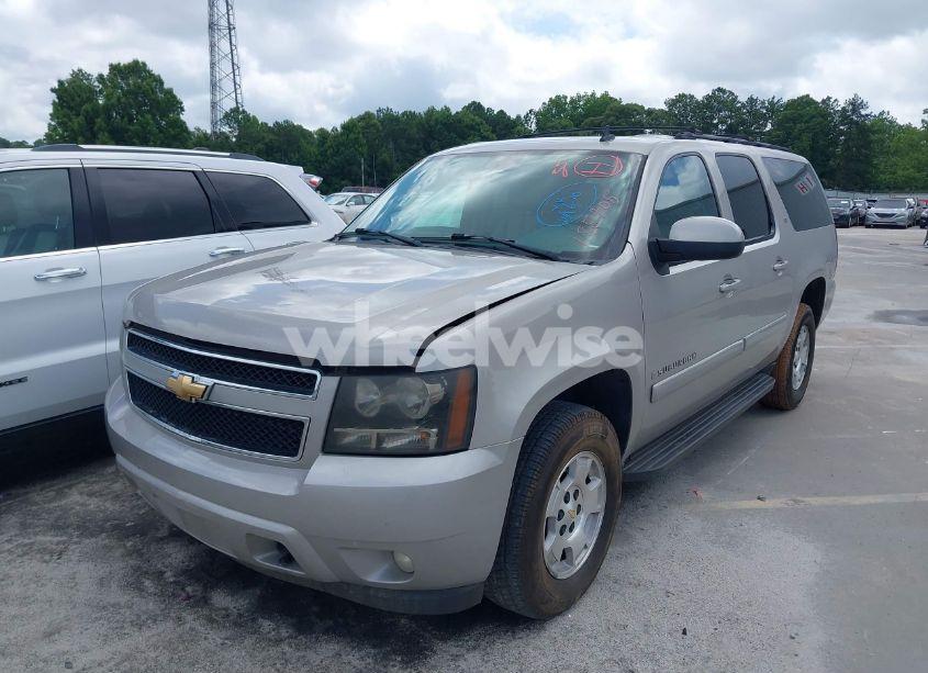 Photo 2 of 2007 Chevrolet Suburban 1500 LT (VIN 3GNFC16007G185405)