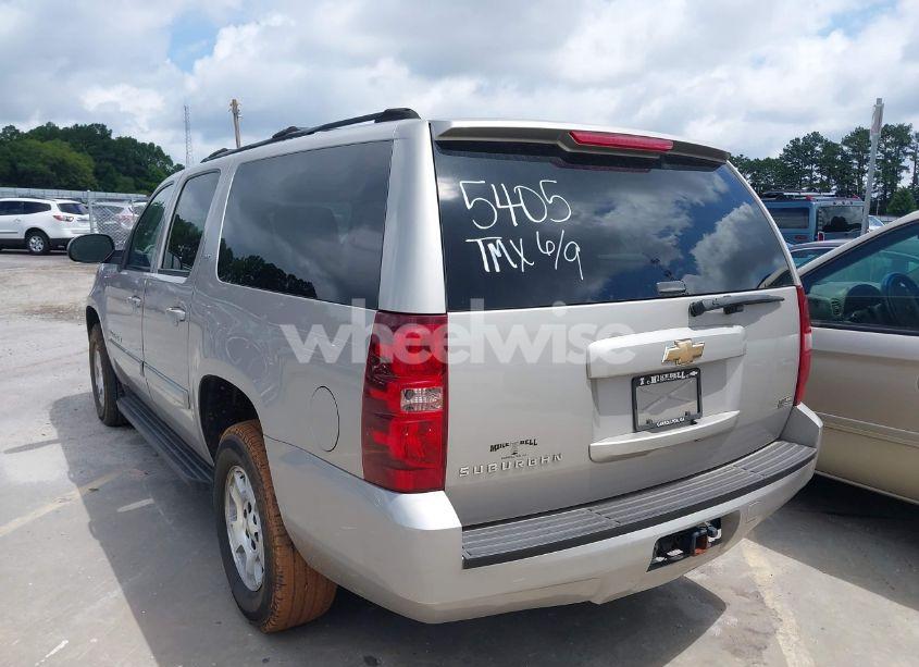 Photo 3 of 2007 Chevrolet Suburban 1500 LT (VIN 3GNFC16007G185405)