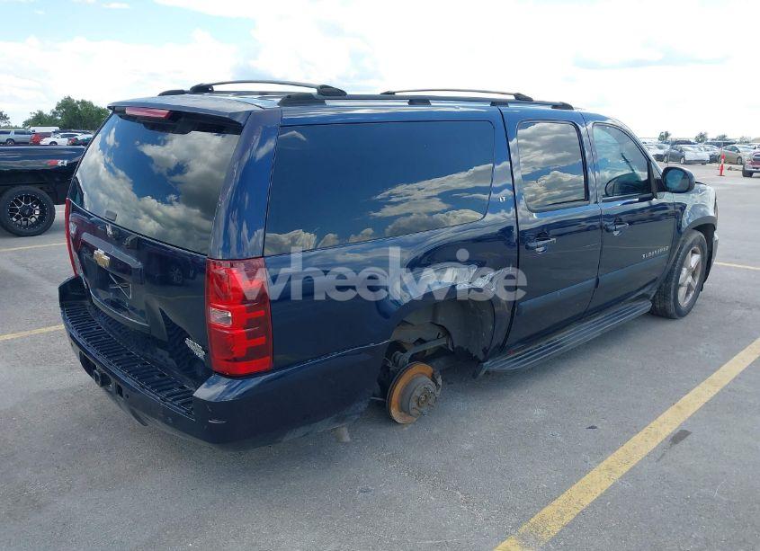 Photo 4 of 2007 Chevrolet Suburban 1500 LT (VIN 3GNFC16007G208598)