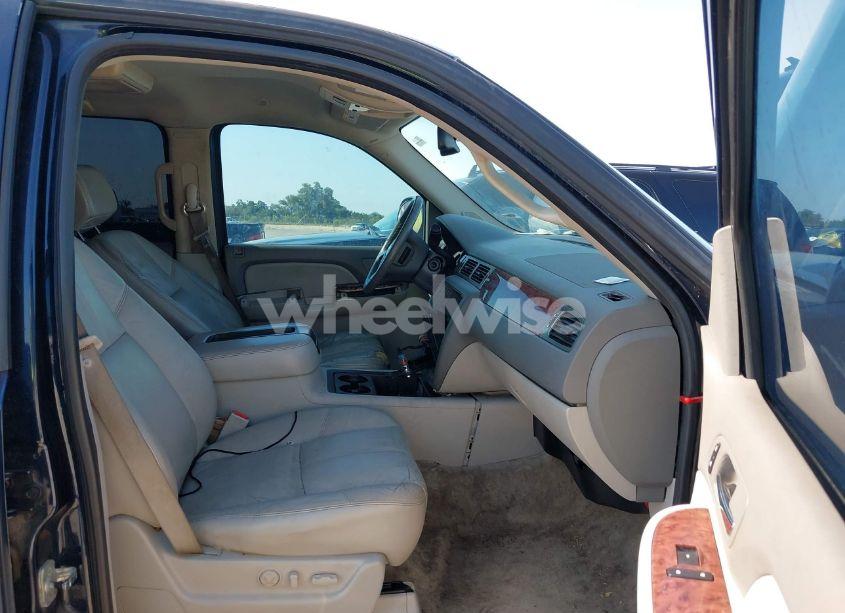 Photo 5 of 2007 Chevrolet Suburban 1500 LT (VIN 3GNFC16007G208598)