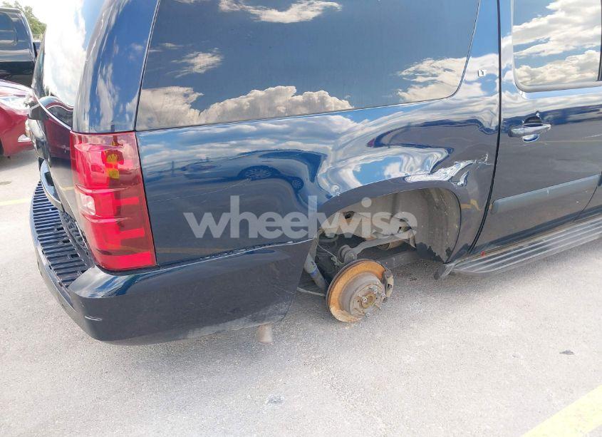 Photo 6 of 2007 Chevrolet Suburban 1500 LT (VIN 3GNFC16007G208598)