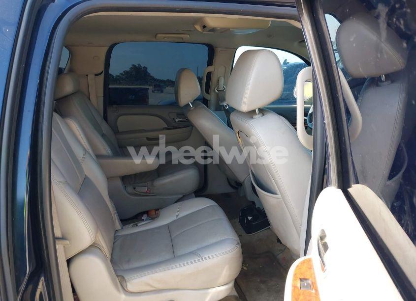 Photo 8 of 2007 Chevrolet Suburban 1500 LT (VIN 3GNFC16007G208598)