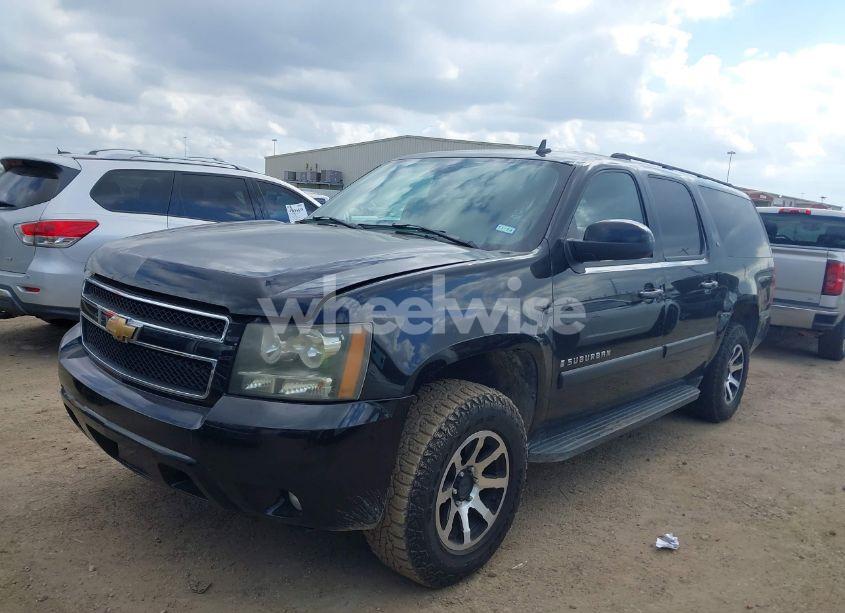 Photo 2 of 2007 Chevrolet Suburban 1500 LT (VIN 3GNFC16027G286901)