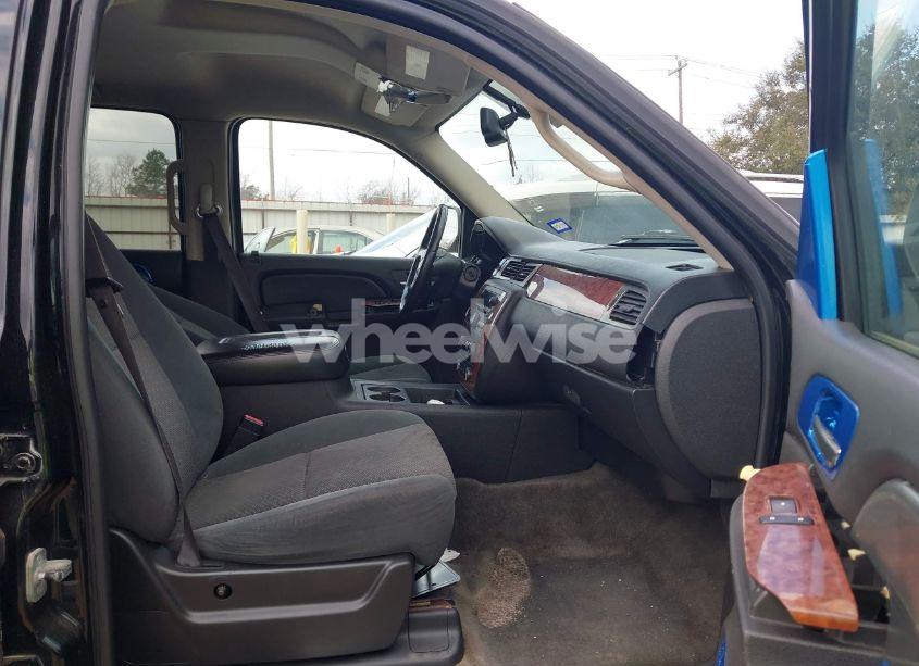 Photo 5 of 2007 Chevrolet Suburban 1500 LT (VIN 3GNFC16027G286901)