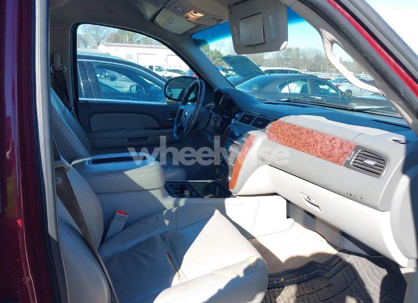 Photo 5 of 2007 Chevrolet Suburban 1500 LT (VIN 3GNFC16037G125473)