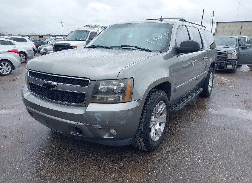 Photo 2 of 2007 Chevrolet Suburban 1500 LTZ (VIN 3GNFC16047G156344)