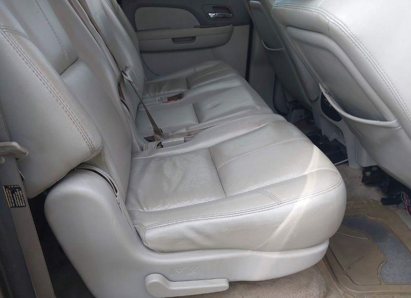 Photo 8 of 2007 Chevrolet Suburban 1500 LTZ (VIN 3GNFC16047G156344)
