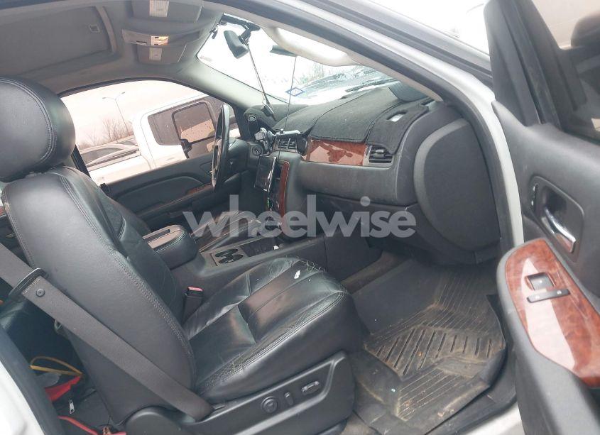 Photo 5 of 2008 Chevrolet Suburban 1500 LT (VIN 3GNFC16048G187823)