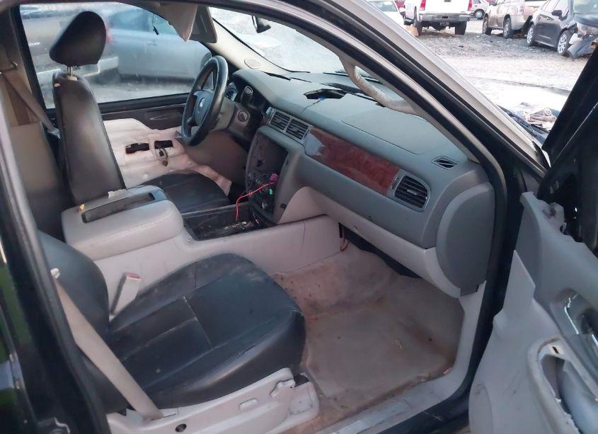 Photo 5 of 2008 Chevrolet Suburban 1500 LT (VIN 3GNFC16048G249561)