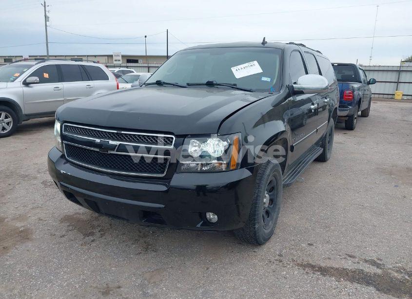 Photo 2 of 2008 Chevrolet Suburban 1500 LT (VIN 3GNFC16048G283550)