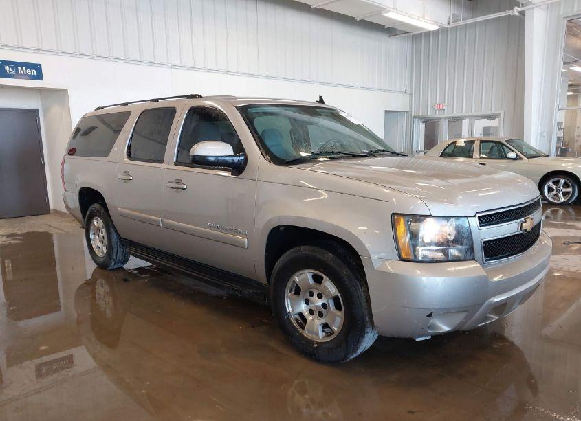 2007 Chevrolet Suburban 1500 LT (VIN 3GNFC16057G171533) main photo