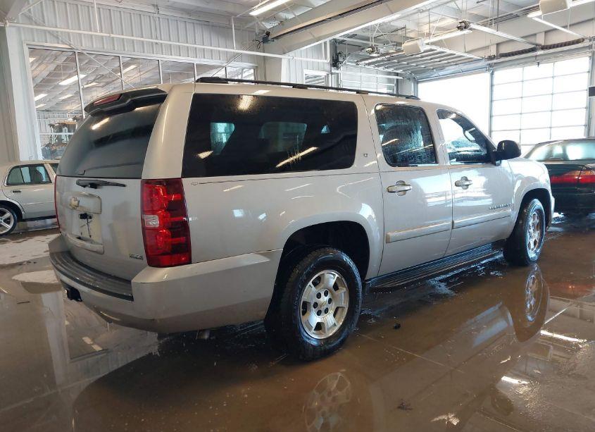 Photo 4 of 2007 Chevrolet Suburban 1500 LT (VIN 3GNFC16057G171533)
