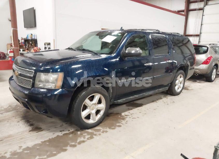 Photo 2 of 2007 Chevrolet Suburban 1500 LTZ (VIN 3GNFC16057G210492)