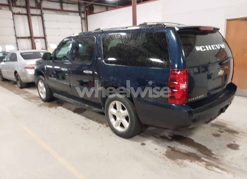 Photo 3 of 2007 Chevrolet Suburban 1500 LTZ (VIN 3GNFC16057G210492)
