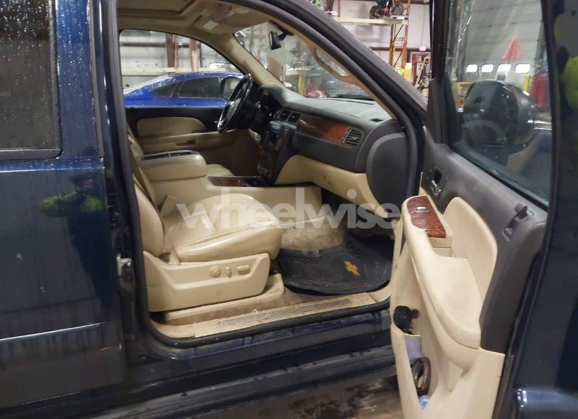 Photo 5 of 2007 Chevrolet Suburban 1500 LTZ (VIN 3GNFC16057G210492)