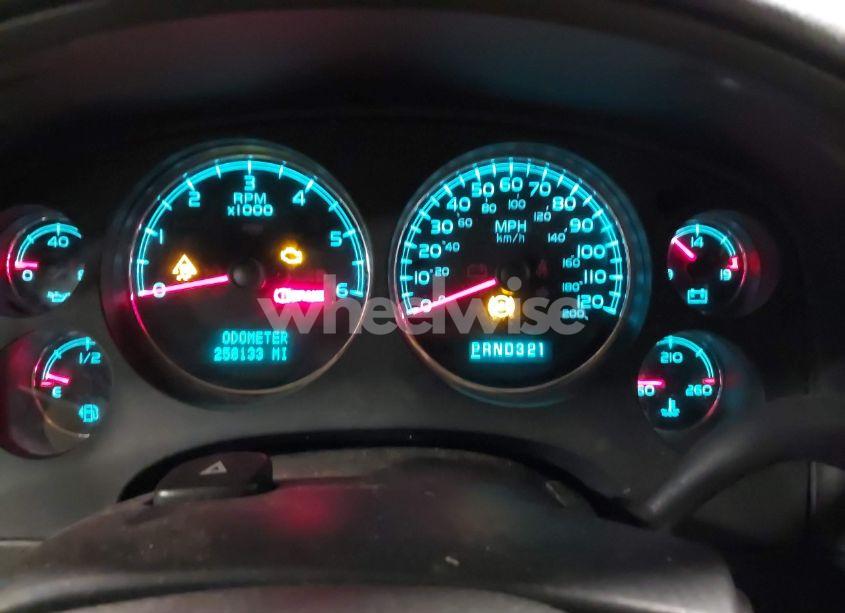 Photo 7 of 2007 Chevrolet Suburban 1500 LTZ (VIN 3GNFC16057G210492)