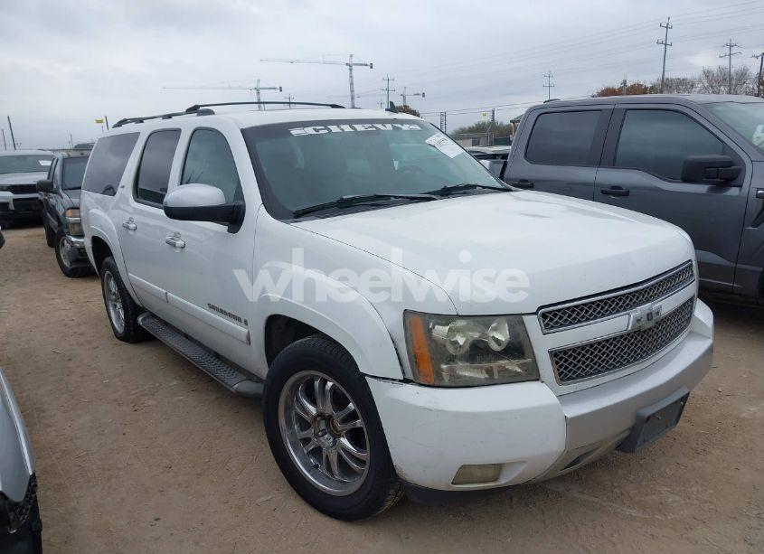 2007 Chevrolet Suburban 1500 LT (VIN 3GNFC16057G259028) main photo