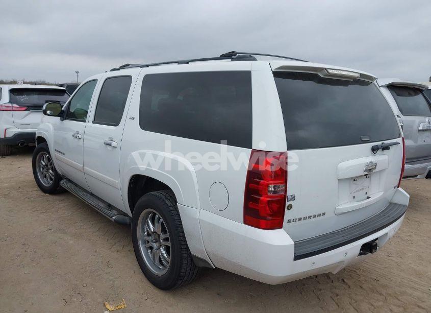 Photo 3 of 2007 Chevrolet Suburban 1500 LT (VIN 3GNFC16057G259028)