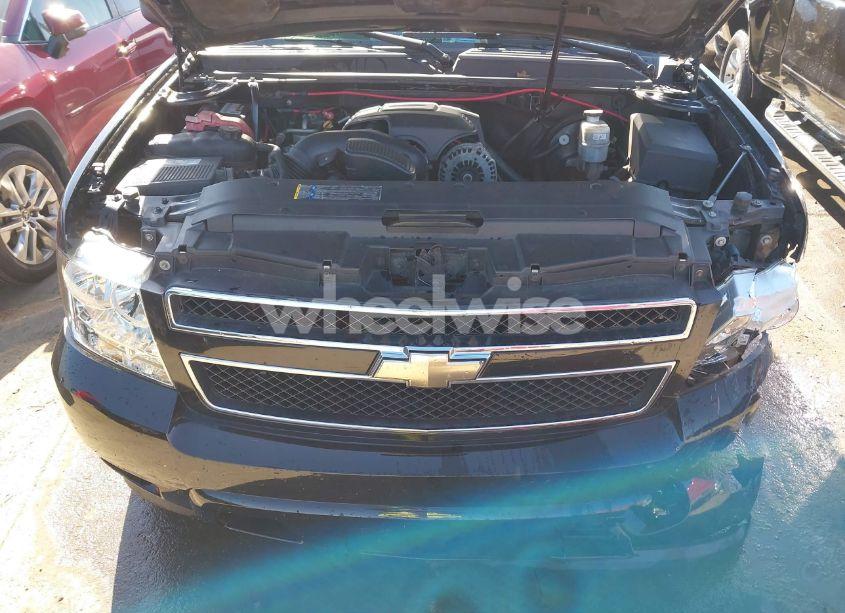 Photo 10 of 2008 Chevrolet Suburban 1500 LT (VIN 3GNFC16058G192836)