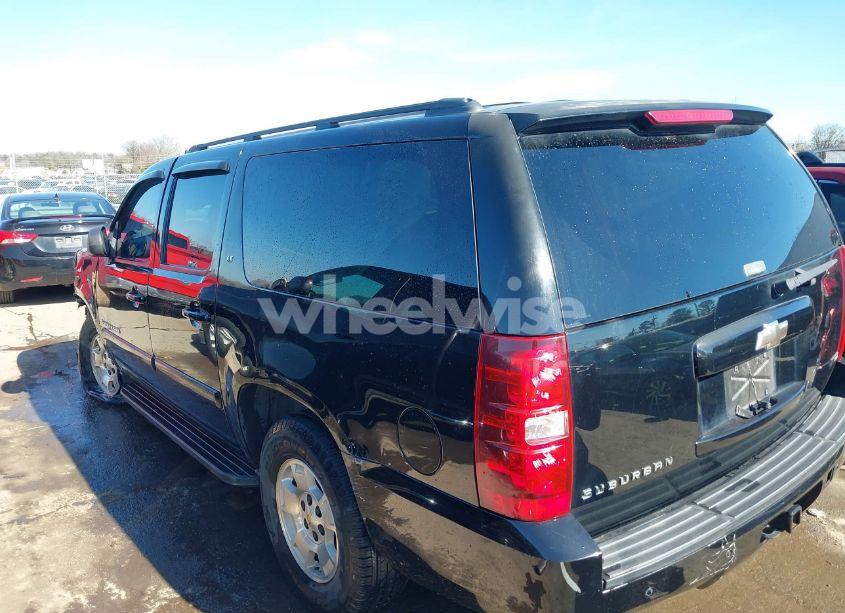 Photo 3 of 2008 Chevrolet Suburban 1500 LT (VIN 3GNFC16058G192836)