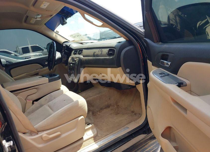 Photo 5 of 2008 Chevrolet Suburban 1500 LS (VIN 3GNFC16058G193730)