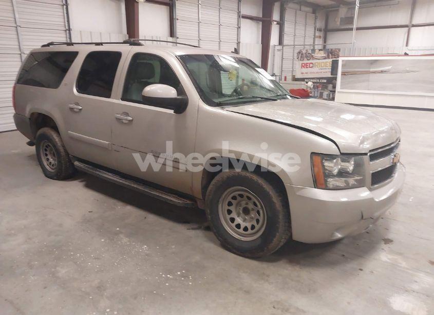 2007 Chevrolet Suburban 1500 LT (VIN 3GNFC16067G139545) main photo