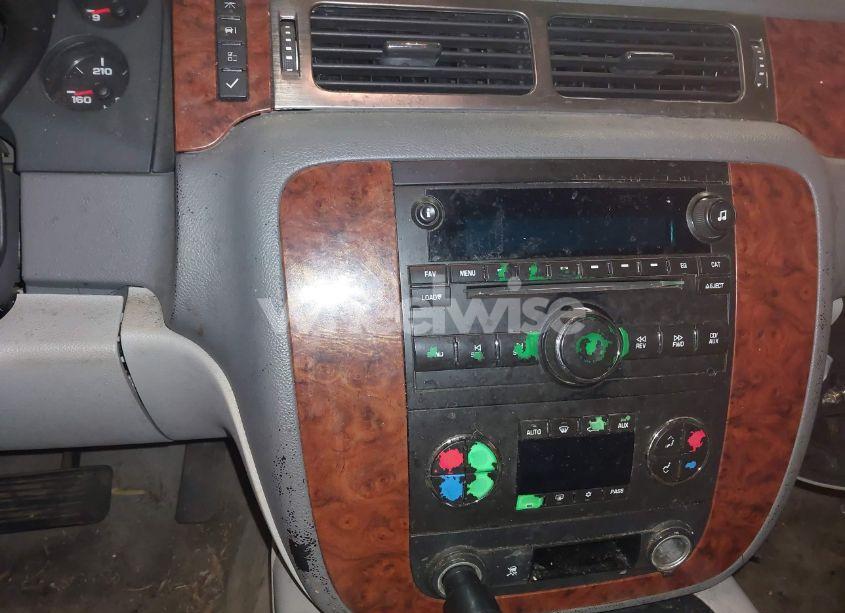 Photo 14 of 2007 Chevrolet Suburban 1500 LT (VIN 3GNFC16067G139545)