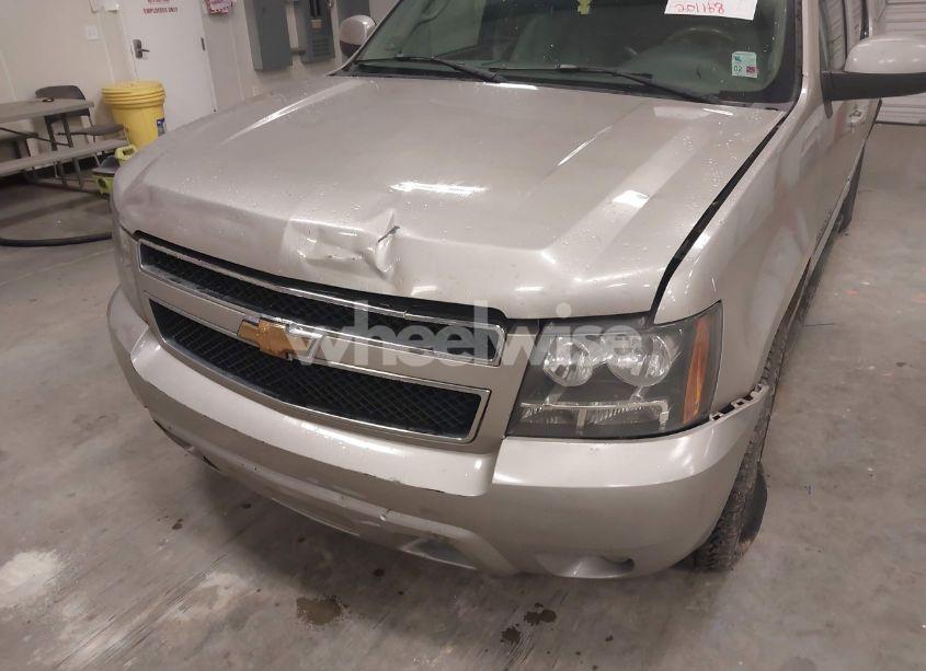 Photo 6 of 2007 Chevrolet Suburban 1500 LT (VIN 3GNFC16067G139545)
