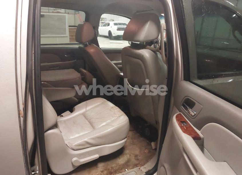 Photo 8 of 2007 Chevrolet Suburban 1500 LT (VIN 3GNFC16067G139545)