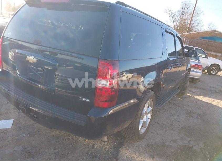 Photo 4 of 2007 Chevrolet Suburban 1500 LT (VIN 3GNFC16067G197963)