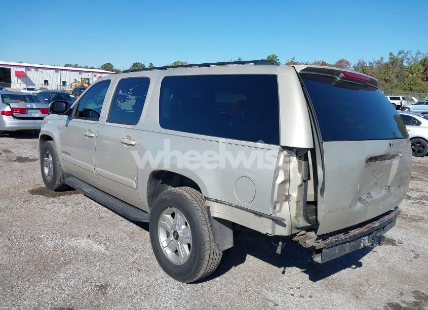 Photo 3 of 2007 Chevrolet Suburban 1500 LT (VIN 3GNFC16067G229701)