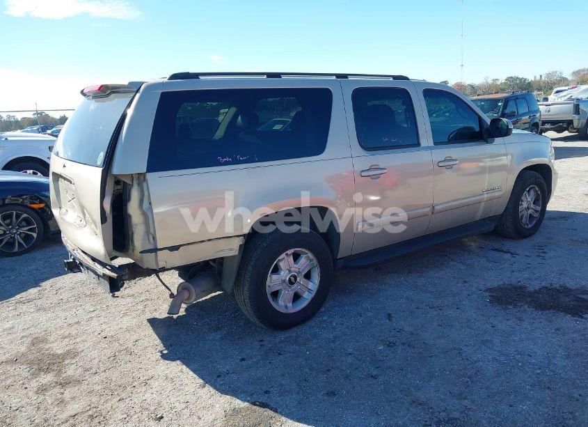 Photo 4 of 2007 Chevrolet Suburban 1500 LT (VIN 3GNFC16067G229701)