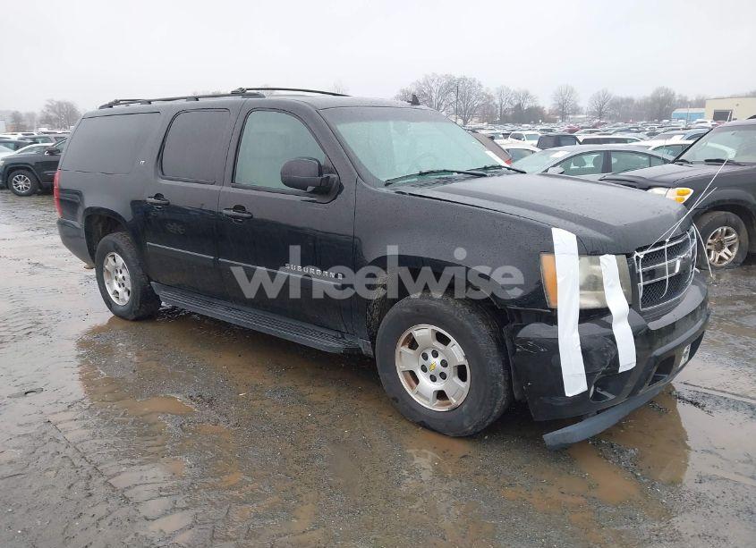 2007 Chevrolet Suburban 1500 LT (VIN 3GNFC16067G318779) main photo
