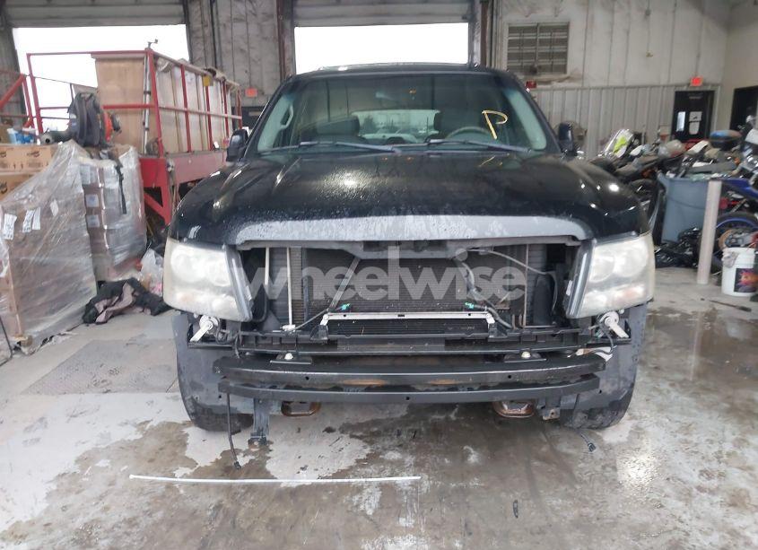 Photo 6 of 2007 Chevrolet Suburban 1500 LT (VIN 3GNFC16067G318779)