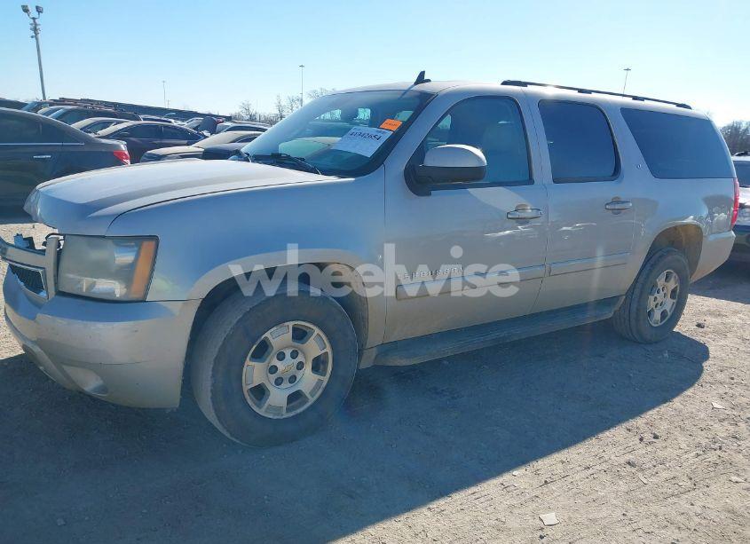 Photo 2 of 2008 Chevrolet Suburban 1500 LT (VIN 3GNFC16068G123248)