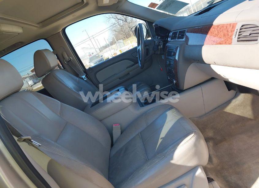 Photo 5 of 2008 Chevrolet Suburban 1500 LT (VIN 3GNFC16068G123248)