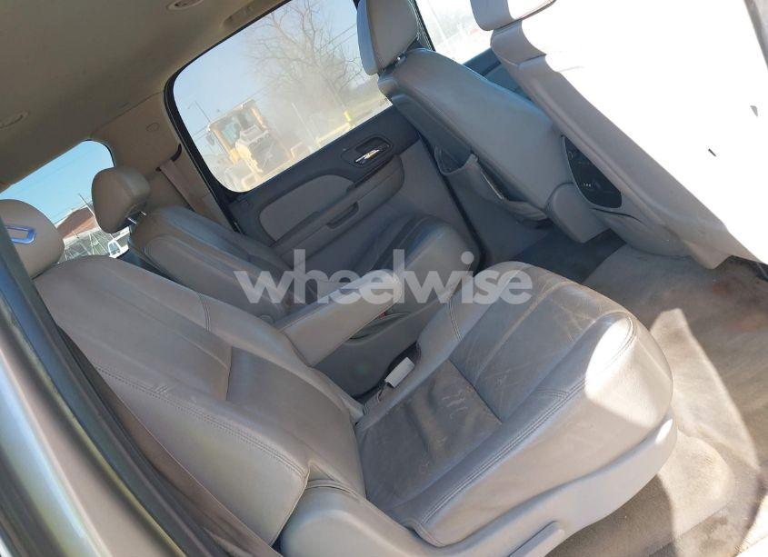 Photo 8 of 2008 Chevrolet Suburban 1500 LT (VIN 3GNFC16068G123248)