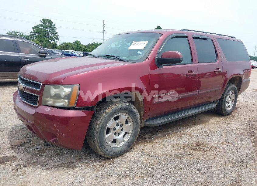 Photo 2 of 2008 Chevrolet Suburban 1500 LT (VIN 3GNFC16068G126232)