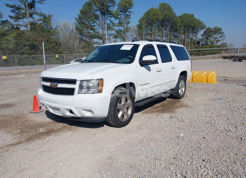 Photo 2 of 2008 Chevrolet Suburban 1500 LT (VIN 3GNFC16068G149218)
