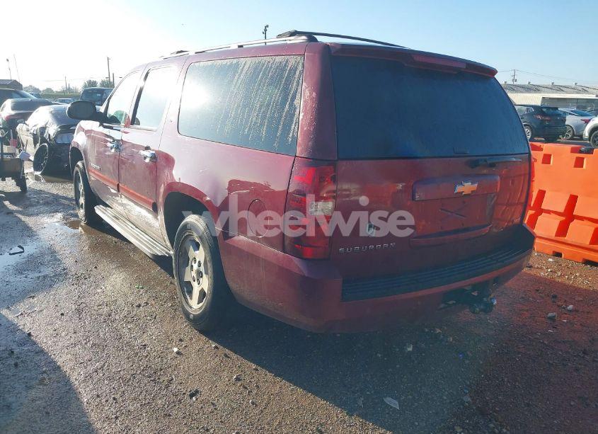 Photo 3 of 2007 Chevrolet Suburban 1500 LT (VIN 3GNFC16077G140946)